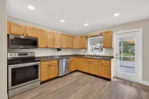 607 SE Cortez Ave, Stuart, FL 34994 - Photo 9