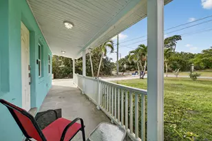 607 SE Cortez Ave, Stuart, FL 34994 - Photo 27