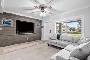 1009 NW 8th St, Boynton Beach, FL 33426 - Photo 3