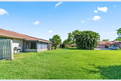 18 Winchmore Lane, Boynton Beach, FL 33426 - Photo 27