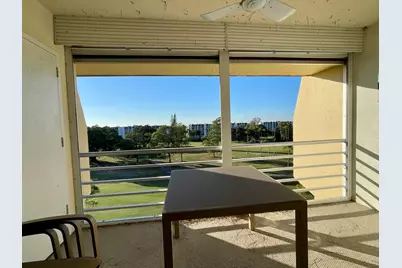 3661 Via Poinciana, Unit #604, Lake Worth, FL 33467 - Photo 9