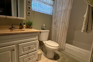 725 Lori Dr, Palm Springs, FL 33461 - Photo 3