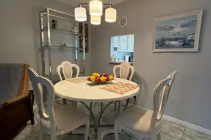 725 Lori Dr, Palm Springs, FL 33461 - Photo 5