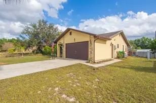 2543 SE Price Ct, Port Saint Lucie, FL 34953 - Photo 5