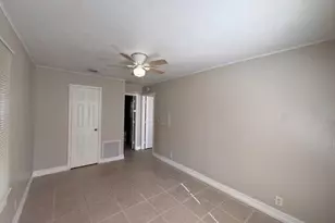 400 Metcalf Ct, West Palm Beach, FL 33407 - Photo 21