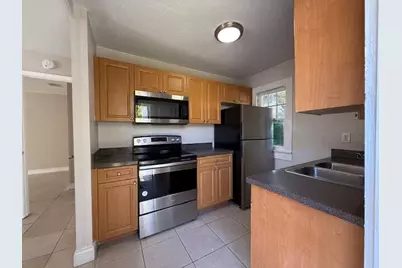 400 Metcalf Court, Unit #425, West Palm Beach, FL 33407 - Photo 5