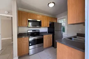 400 Metcalf Ct, West Palm Beach, FL 33407 - Photo 5