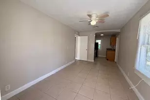 400 Metcalf Ct, West Palm Beach, FL 33407 - Photo 11