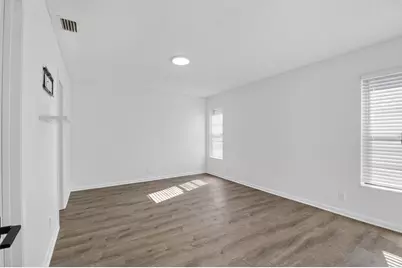 9074 Chatsworth Cascades, Boca Raton, FL 33434 - Photo 17