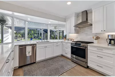 198 Golfview Drive, Tequesta, FL 33469 - Photo 13