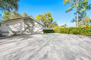 1368 Periwinkle Pl, Wellington, FL 33414 - Photo 3