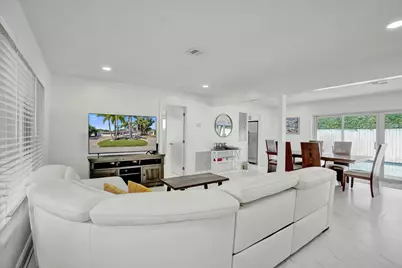 1633 SE 5th Court, Deerfield Beach, FL 33441 - Photo 5