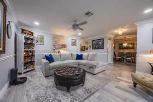 201 SW 1st St, Boca Raton, FL 33432 - Photo 5