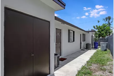 350 NE 25th Court, Unit #B, Pompano Beach, FL 33064 - Photo 3
