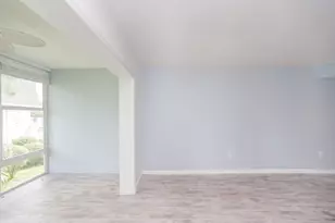 1901 Indian River Blvd Unit #205 E, Vero Beach, FL 32960 - Photo 7