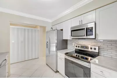 3792 NE 19th Avenue, Oakland Park, FL 33308 - Photo 21