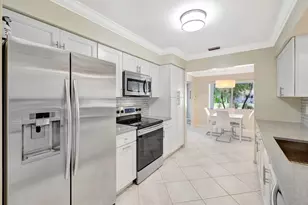 3792 NE 19th Ave, Oakland Park, FL 33308 - Photo 23