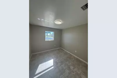 125 SE Avenue M, Belle Glade, FL 33430 - Photo 11