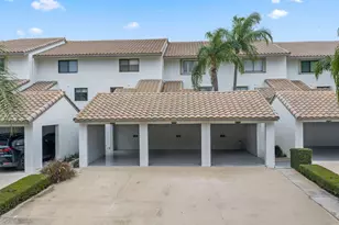 240 Captains Walk, Delray Beach, FL 33483 - Photo 3