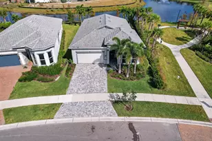 10405 Northbrook Cir, Palm Beach Gardens, FL 33412 - Photo 3