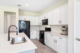 10131 SW Captiva Dr, Port Saint Lucie, FL 34987 - Photo 9