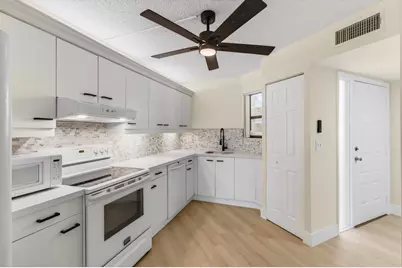 5900 Camino Del Sol, Unit #304, Boca Raton, FL 33433 - Photo 3