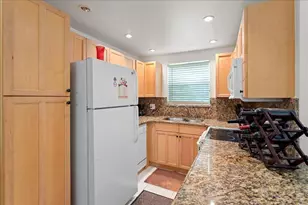 1124 NW 13th St, Boca Raton, FL 33486 - Photo 3