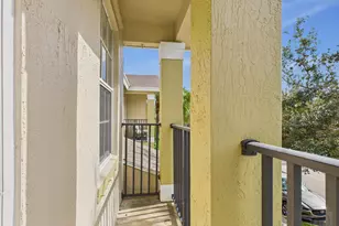 2139 SE Jamieson Dr, Port Saint Lucie, FL 34952 - Photo 3