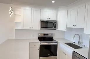 37 Preston A, Boca Raton, FL 33434 - Photo 3