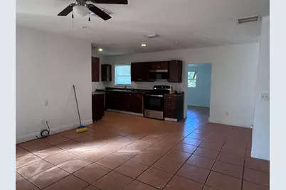 151 SE Castana Court, Port Saint Lucie, FL 34983 - Photo 3