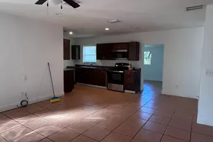 151 SE Castana Ct, Port Saint Lucie, FL 34983 - Photo 3