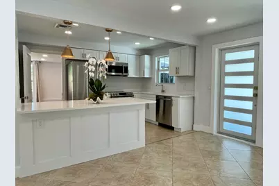 360 Alhambra Place, West Palm Beach, FL 33405 - Photo 5