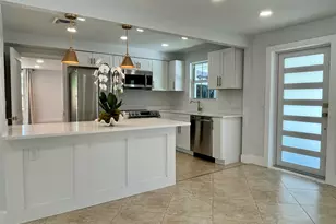 360 Alhambra Pl, West Palm Beach, FL 33405 - Photo 5