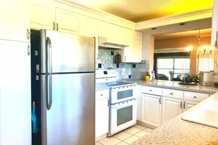 25 Pelican Pointe Dr, Delray Beach, FL 33483 - Photo 3