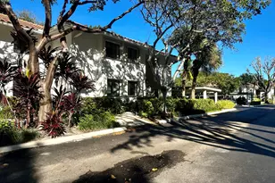 25 Pelican Pointe Dr, Delray Beach, FL 33483 - Photo 1