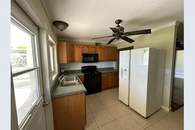 166 S Entrada Avenue, Port Saint Lucie, FL 34952 - Photo 3