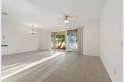 558 Waverly Circle, Port Saint Lucie, FL 34983 - Photo 7