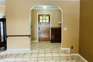 437 NE Bayberry Ln, Jensen Beach, FL 34957 - Photo 3
