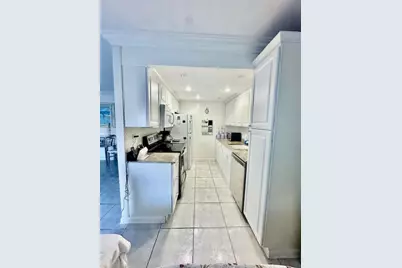 1080 Exeter E, Boca Raton, FL 33434 - Photo 3