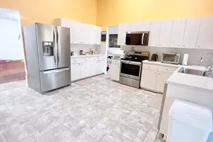 7024 Golf Pointe Cir, Tamarac, FL 33321 - Photo 9