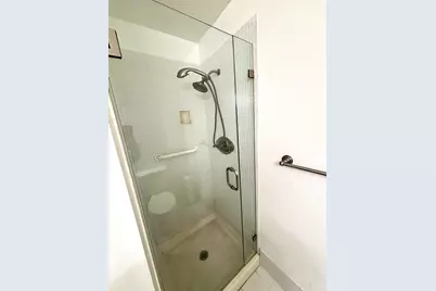 185 Valencia H, Delray Beach, FL 33446 - Photo 21