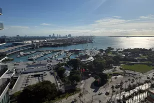 398 NE 5th St, Miami, FL 33132 - Photo 17