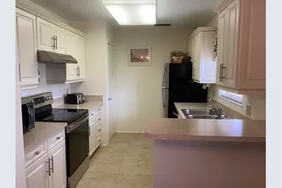 26 Lake Vista Trail E, Unit #201, Port Saint Lucie, FL 34952 - Photo 5