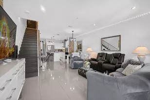 10225 NW 63rd Terrace, Doral, FL 33178 - Photo 5