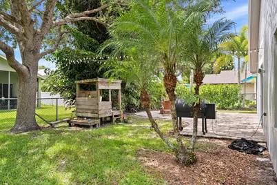 8897 SW Fishermans Wharf Drive, Stuart, FL 34997 - Photo 9