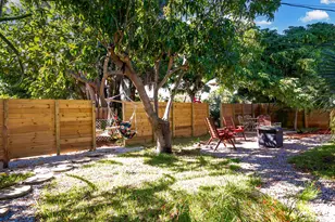 609 S Arnold Ave S, Lantana, FL 33462 - Photo 5
