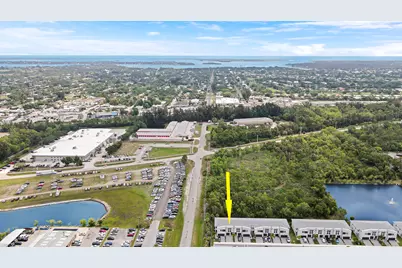 3903 SE Mentmore Lane, Stuart, FL 34997 - Photo 5