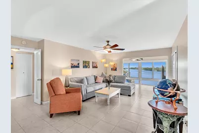 1 Colonial Club Drive, Unit #304, Boynton Beach, FL 33435 - Photo 9