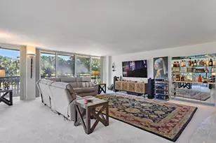 2427 Presidential Way, West Palm Beach, FL 33401 - Photo 1