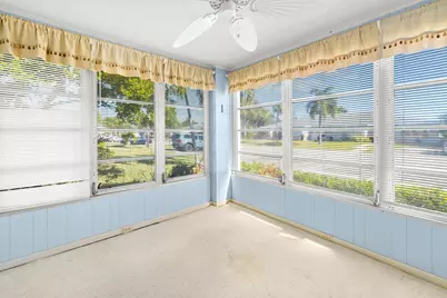1200 S Drive Circle, Unit #D, Delray Beach, FL 33445 - Photo 9